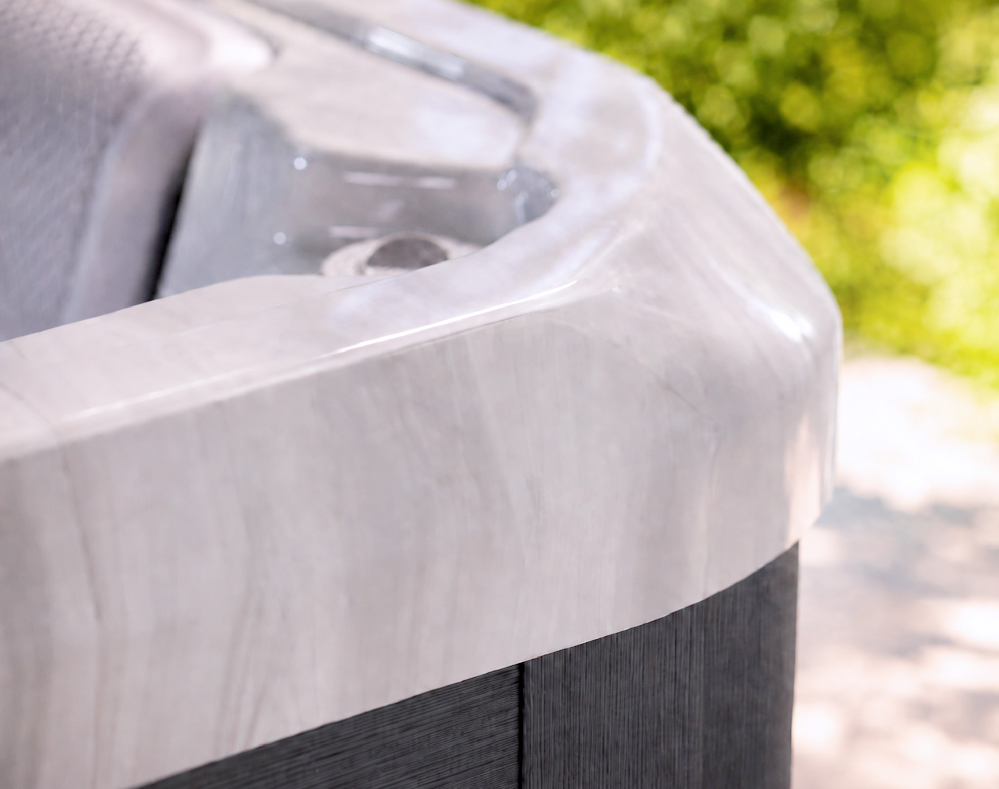 Platinum | Lucite® Cast Acrylic - USA